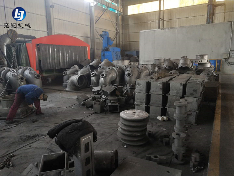 江西宜春铜鼓定制球墨铸件HT300铸件配有炉前及炉后分析设备。图片
