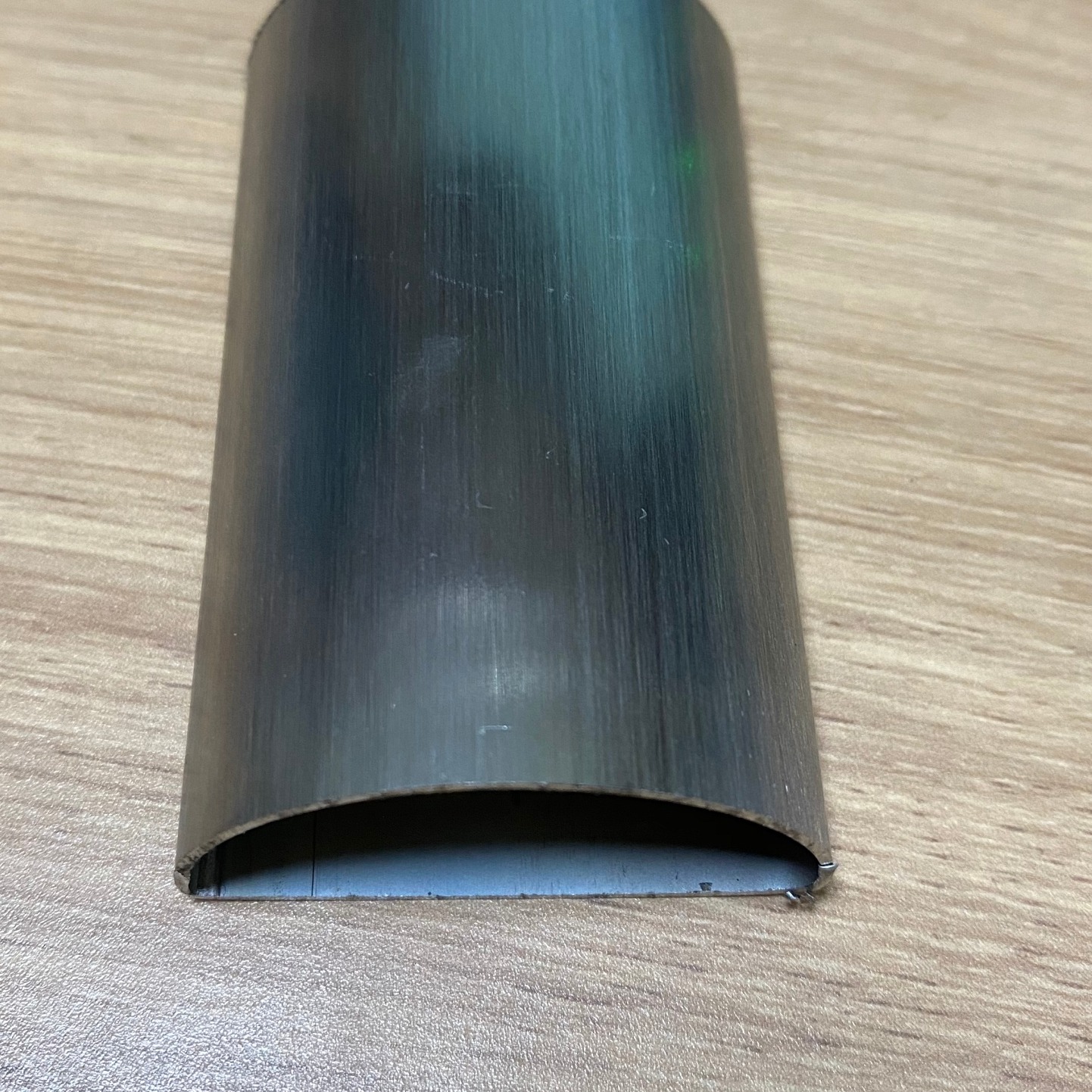 拉丝黑钛金304不锈钢半圆管，15*30mm，18*35.8mm，20*40mm半圆不锈钢管，加工定制