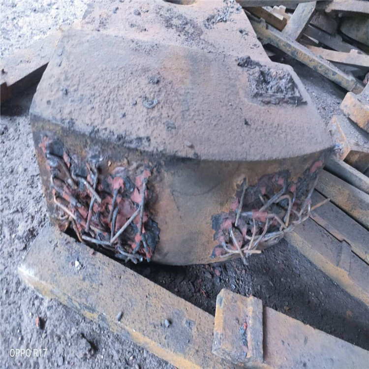 兆飞铸造立式制砂机板锤破碎机配件批发1610