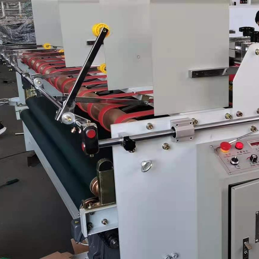 信洋  压合式粘箱机 半自动钉箱机物超所值 半自动粘箱机  源头生产厂家  多工位粘箱机