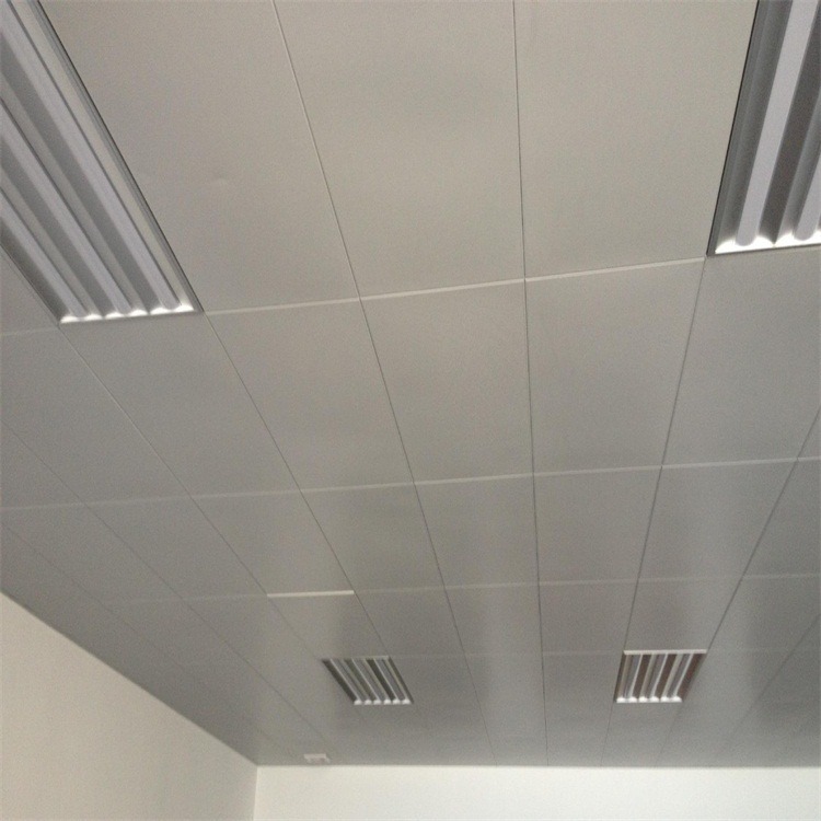英邦厂家专业生产工程铝扣板  600600对角冲孔铝扣板 抗菌防潮吸音天花板