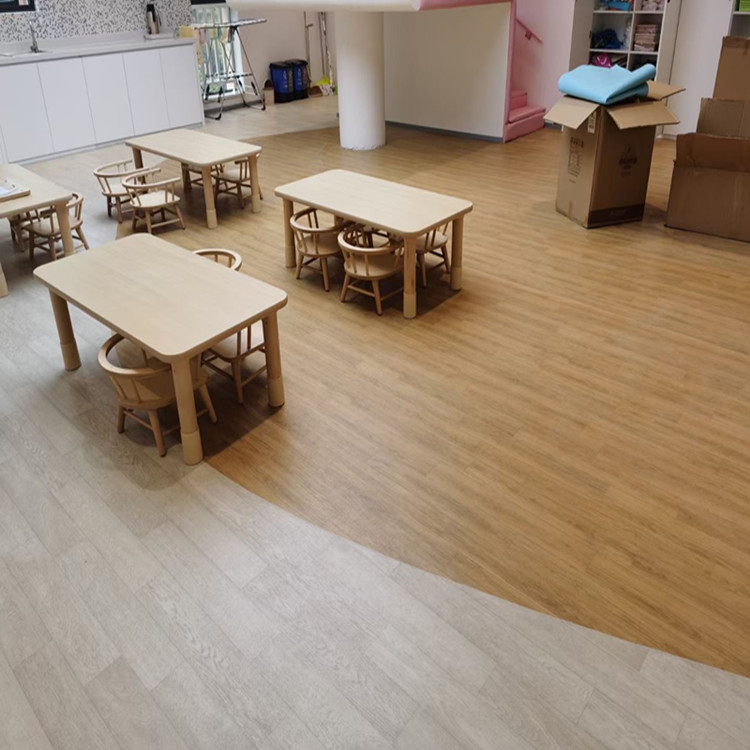 鹏辉幼儿园室内地板防滑海口