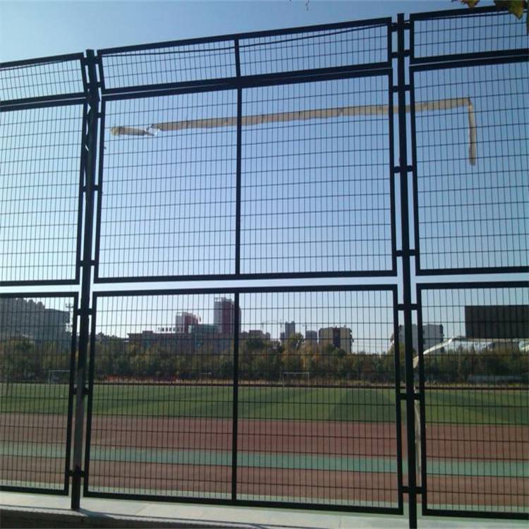 石河子浸塑围栏网生产厂家在哪/乌鲁木齐护栏网厂家/新疆围栏厂家