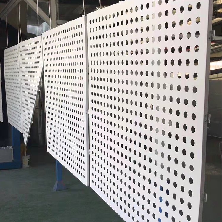 成润 2.5厚氟碳烤漆冲孔铝单板 装饰铝幕墙源头厂家 雕花艺术铝板