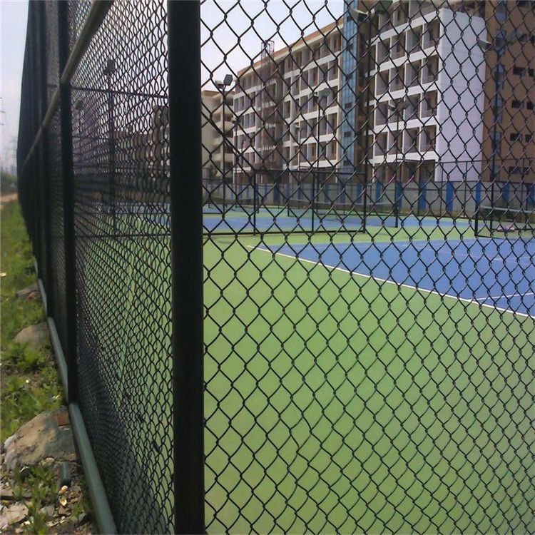 夏博厂家 包塑球场护栏网 体育场围栏 篮球场金属围网 球场专用围栏 圈地围网