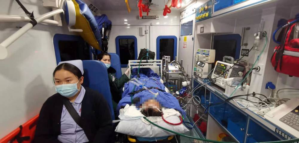 北京长途跨省护送-私人救护车电话-设备齐全随车医护