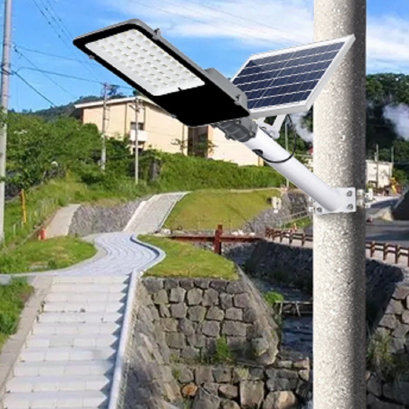 农村太阳能路灯高杆 道路40瓦太阳能路灯工程款
