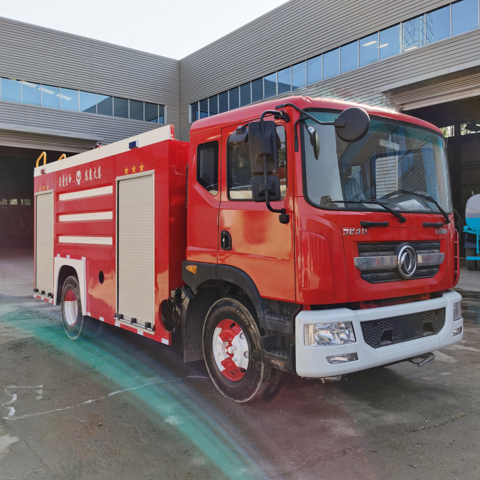 东风国六消防车 森林消防喷洒车 8吨抢险救援大型水罐消防车 中运威