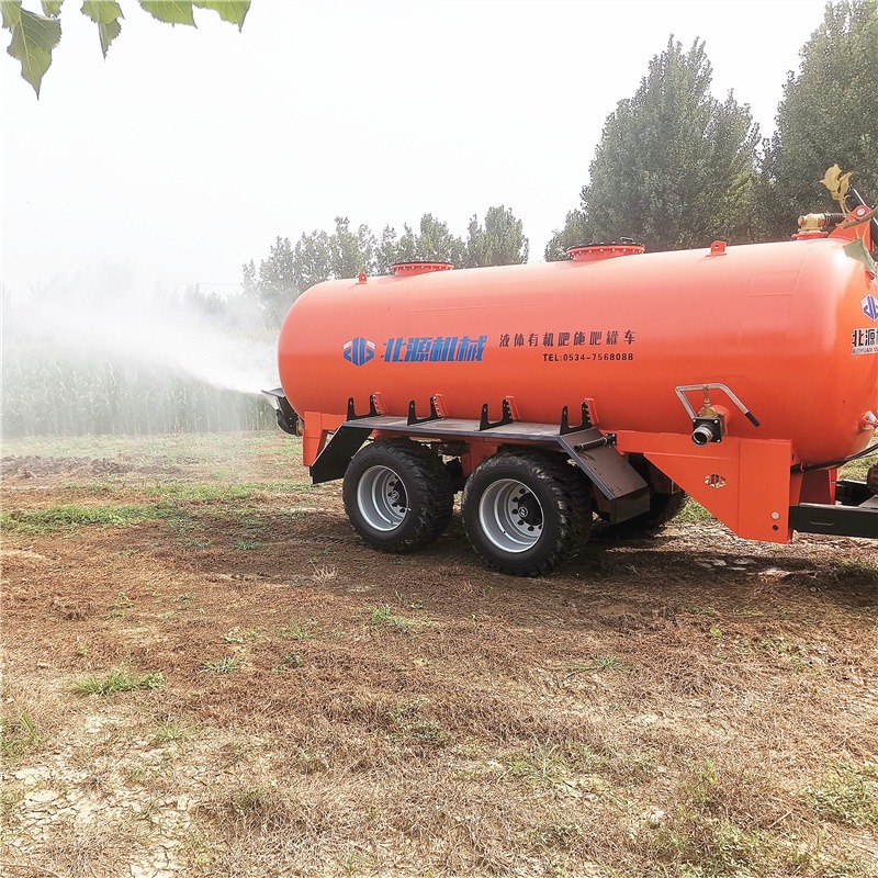 山东厂家液态肥洒肥机 牧场专用液态罐车  液态粪污处理还田设备图片