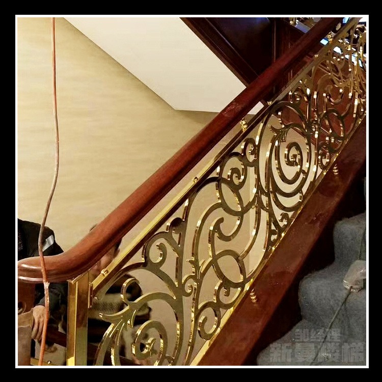 桂林 别墅铜艺镂空楼梯围栏 雕刻图案精美