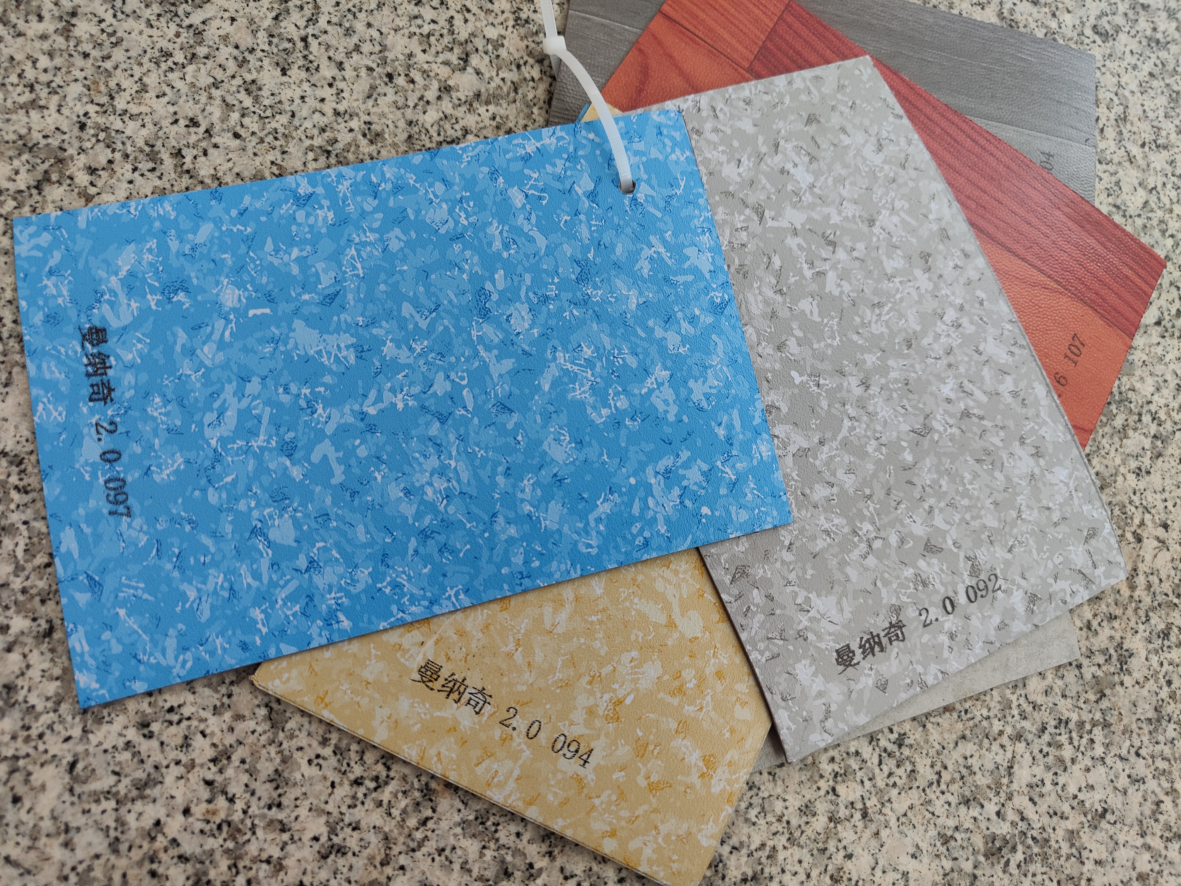 昆明 地板塑胶_PVC塑胶地板厂家_曼纳奇PVC地板_2.0密实塑胶地板示例图7