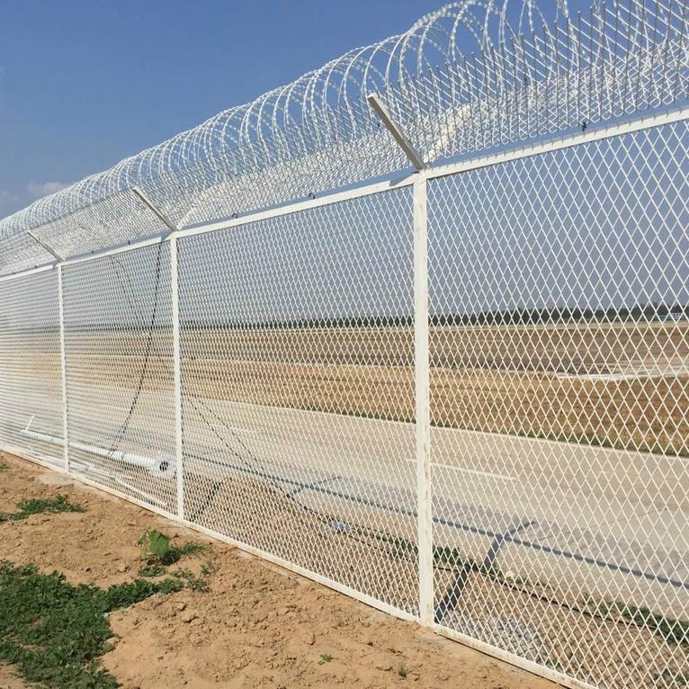 机场隔离栅又称作机场围栏网 Y型安全防御护网生产厂家 领诺图片