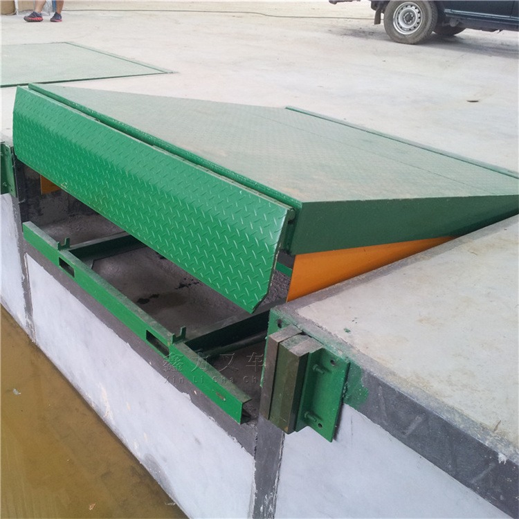 固定式登车桥8吨液压升降台叉车装卸用月台集装箱调节板含运费含安装