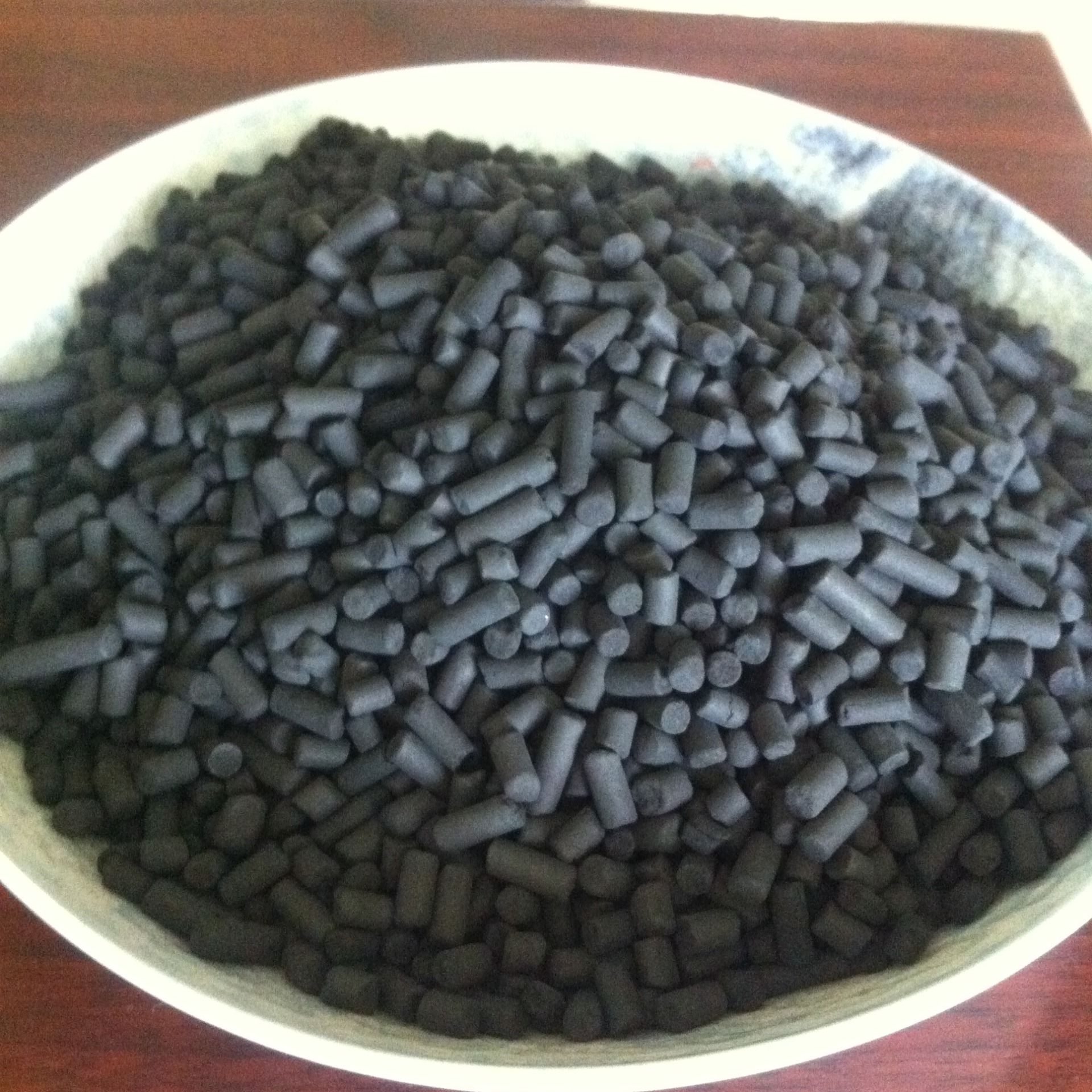 生产厂家 工业废气净化2-4mm700碘值柱状颗粒活性炭
