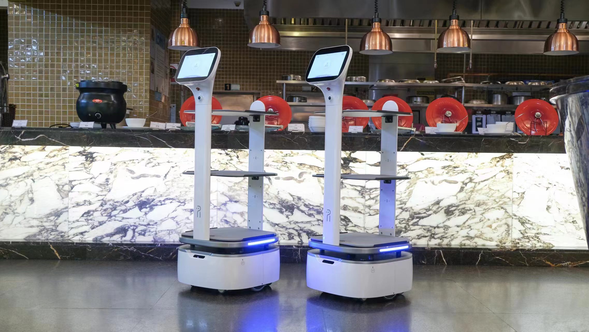 大武口面条店上楼机器人租赁视频XHS-JQR新瀚生送面条店餐机器人图片