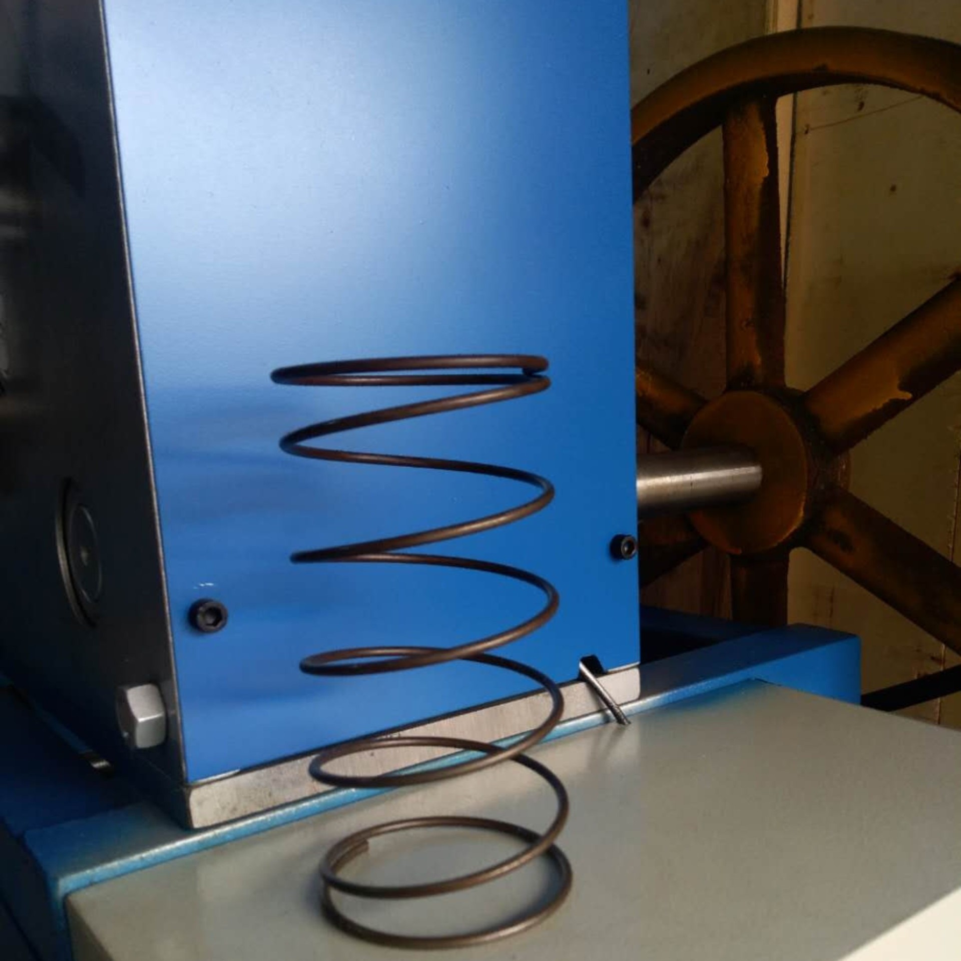 温州欣达弹簧机厂供应数控螺旋筋弹簧机 生产3毫米钢丝螺旋筋成型机