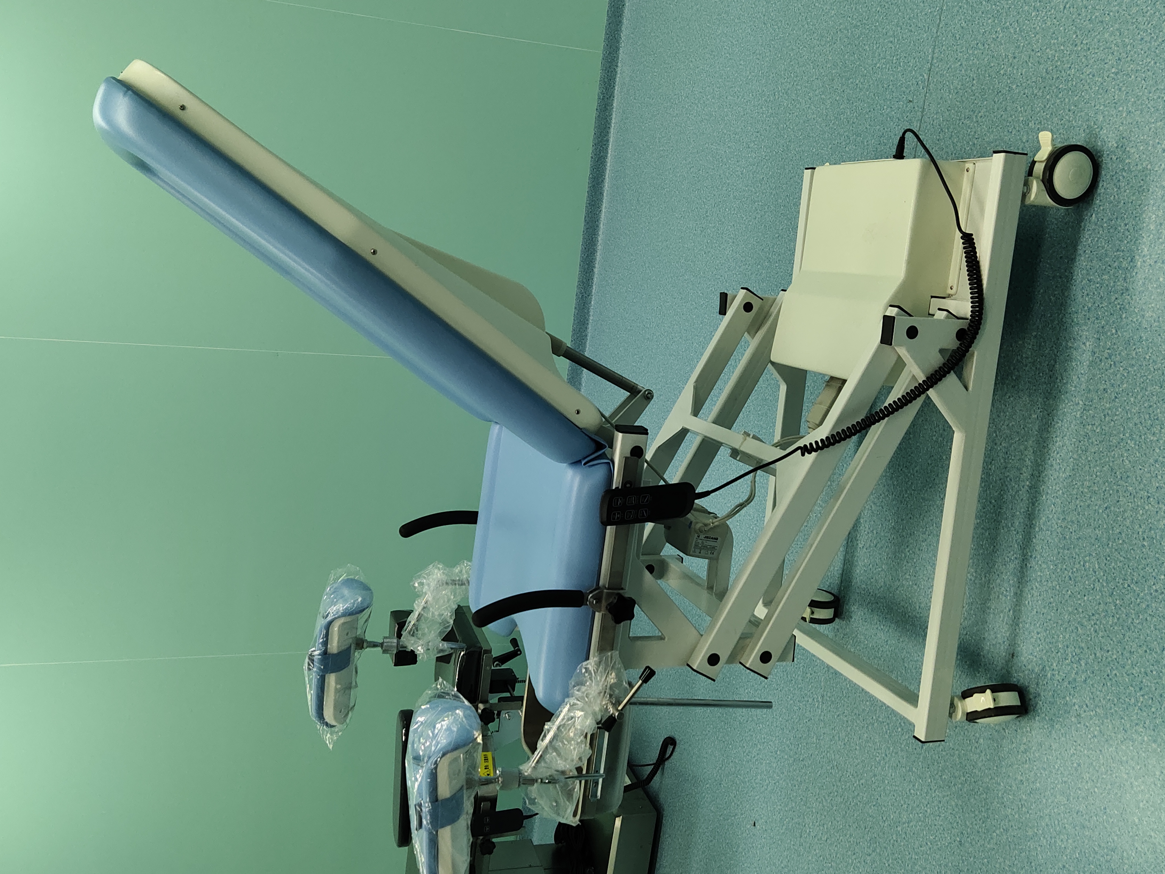 折叠妇科床检查折叠妇科床折叠电动手术床厂家供货图片