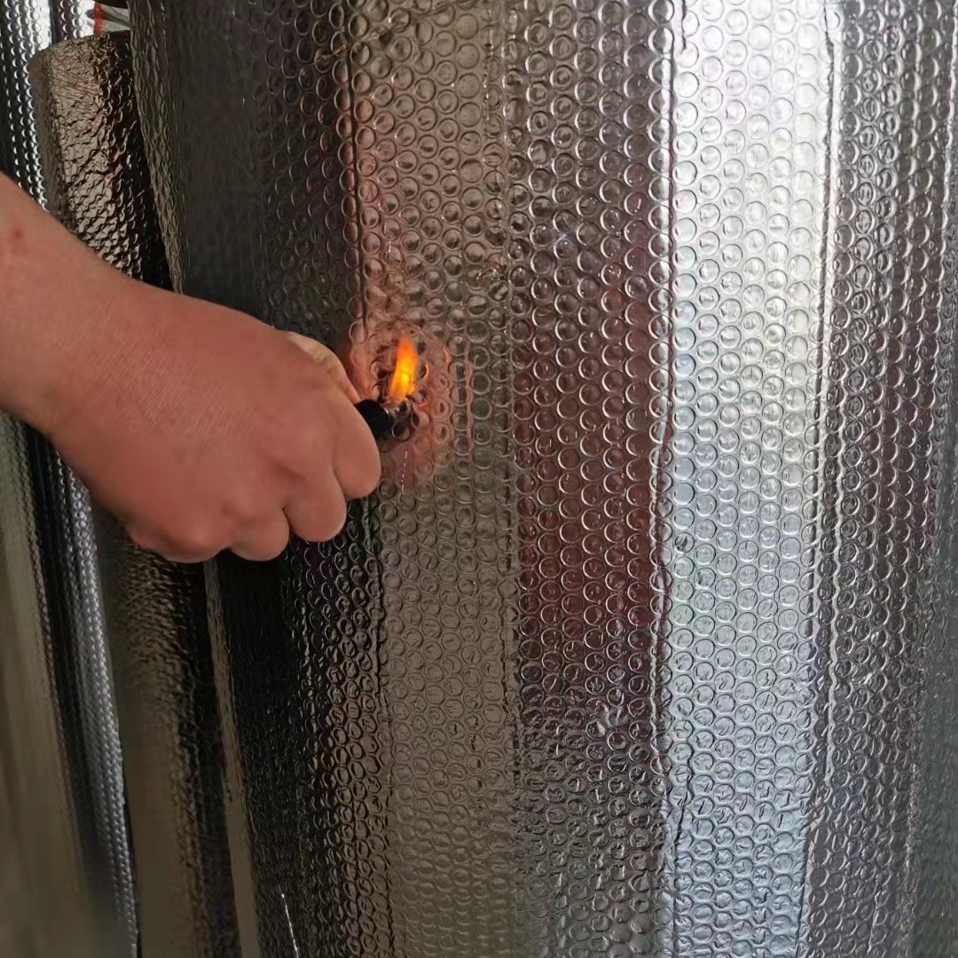 河北铝箔气泡膜   厂家生产覆铝箔   卓尔气泡隔热膜   铝箔保温隔热膜图片
