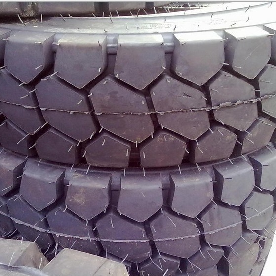 钢丝胎工业平整机轮胎12.00R20新产品含运费图片