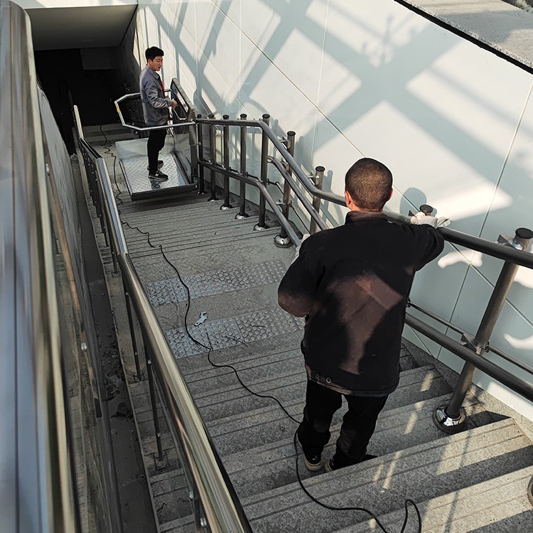 坡道无障碍电梯 曲线斜挂电梯生产吉林市 轮椅升降平台