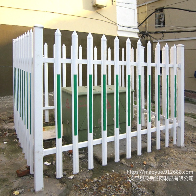 PVC护栏塑钢栅栏带钢衬护栏网围墙栅栏绿色插片草坪护栏图片
