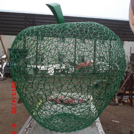 不锈钢镂空苹果雕塑  广场景观雕塑