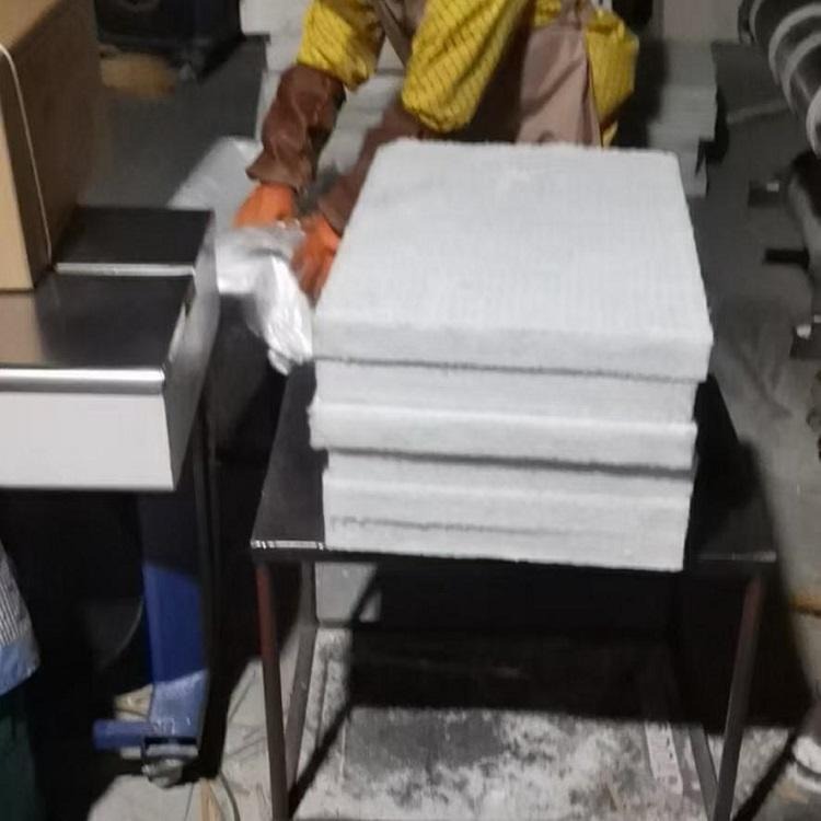 80容重硅酸铝板现货 步步昇硅酸铝针刺毯100密度价格 2公分硅酸铝防火板