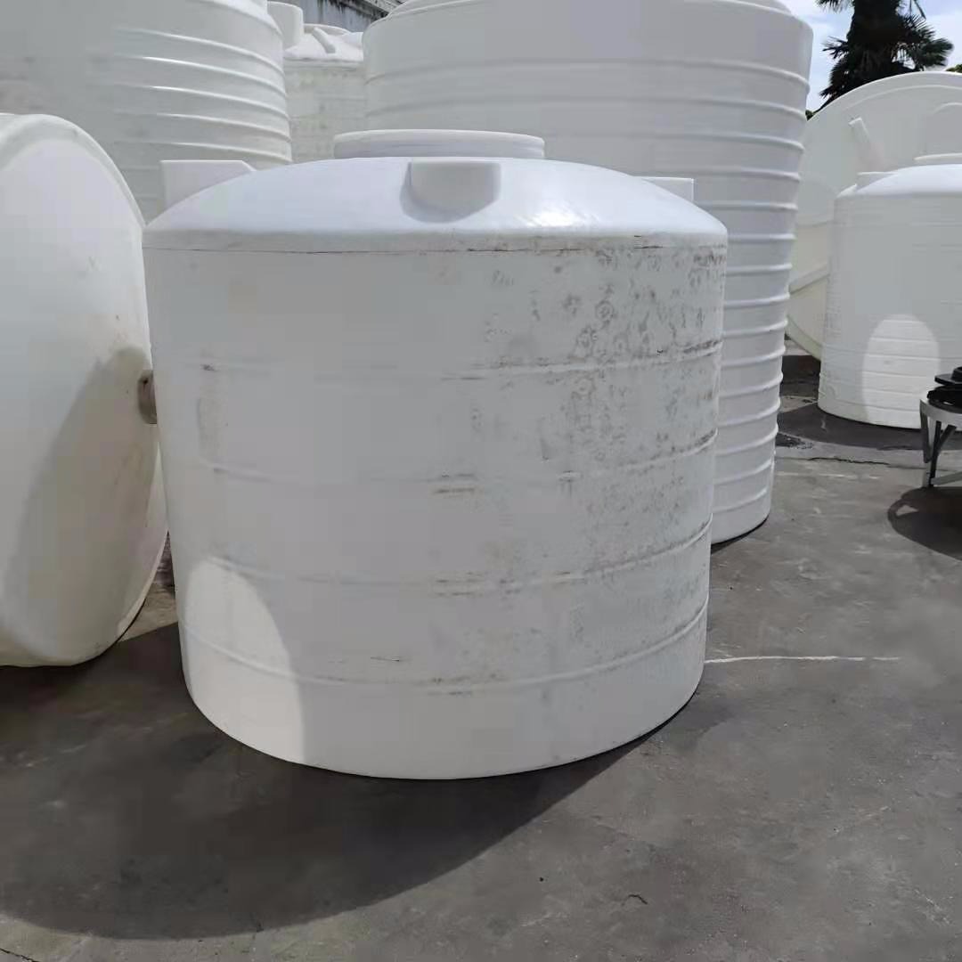 内蒙古瑞通容器厂家直销25000L 塑料水塔 酸储罐 1.5立方 刻度桶