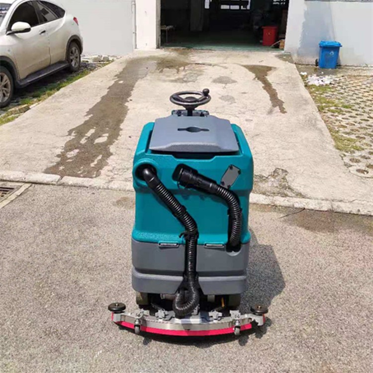 物业环卫驾驶式洗地机 小型电动洗地车 长淮清洁设备
