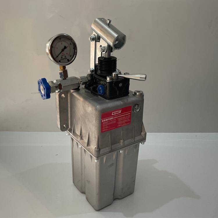 PM45CC-5L-带溢流阀-带压力表双作用手动泵铝合金油箱