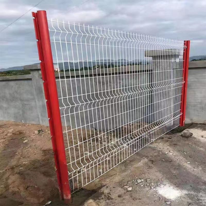 厂家隔离防护网铁丝围栏网折弯护栏网桃型柱护栏铁路公路护栏网峰尚安