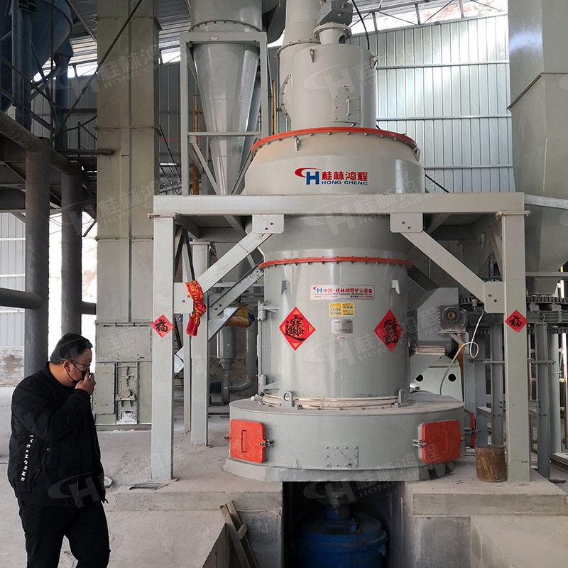 桂林鸿程磨粉机公司雷蒙机5r黑碳化硅磨粉机的用途