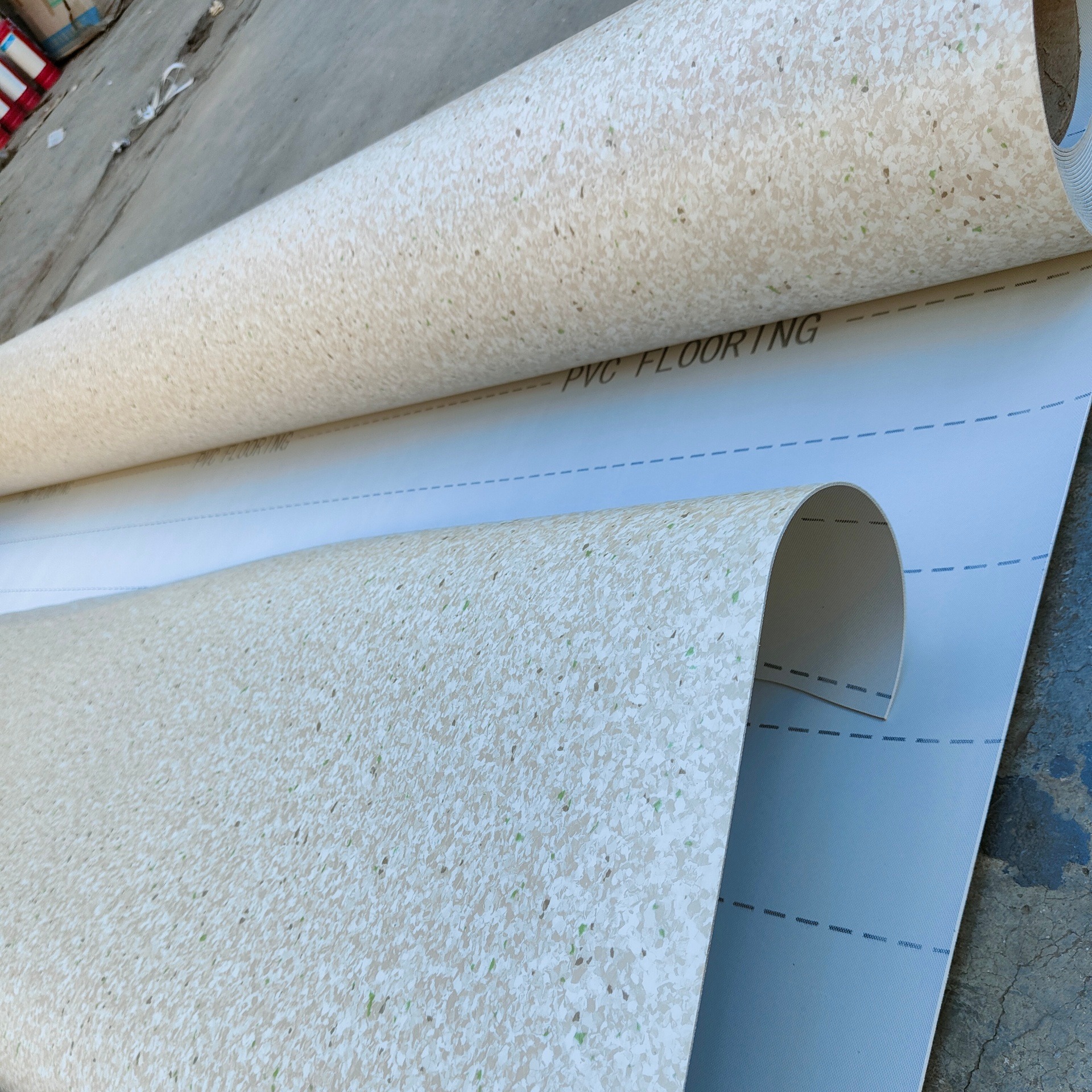 西盟绿色羽毛球场塑胶地板生产厂家 羽毛球塑胶地板的清洁 羽毛球塑胶地板的维修 羽毛球塑胶地板