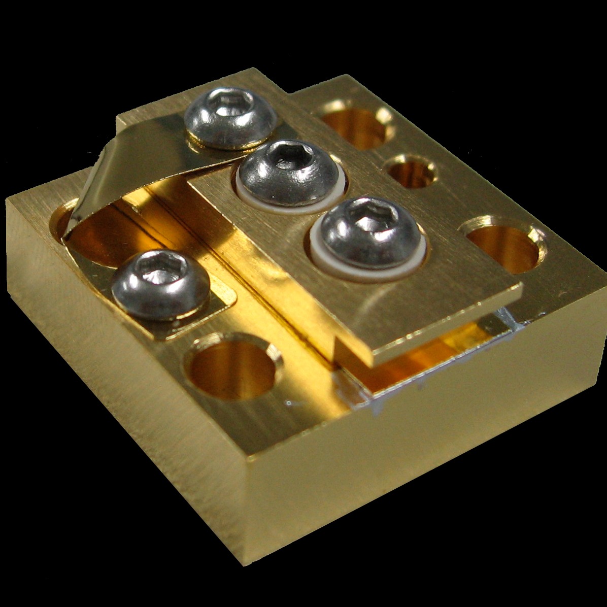 100W CS封装半导体激光模块传到冷却激光器