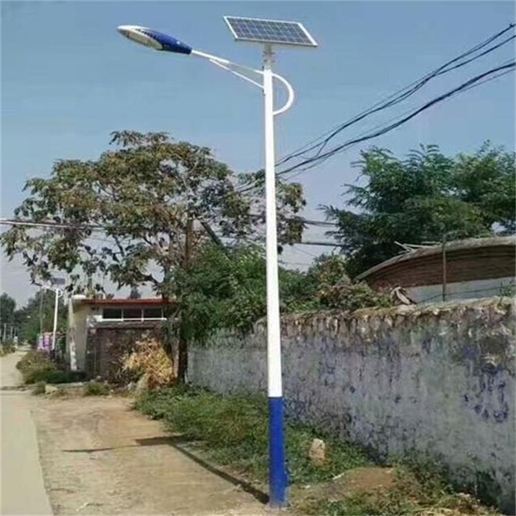 鑫永虹照明 新农村道路改造8米100W单臂LED锂电太阳能路灯