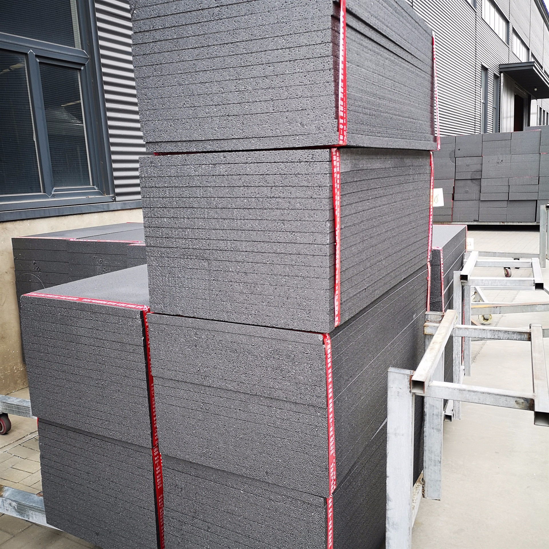 高阻燃石墨聚苯板 东欧模塑硅质聚苯板供应石墨挤塑板报价