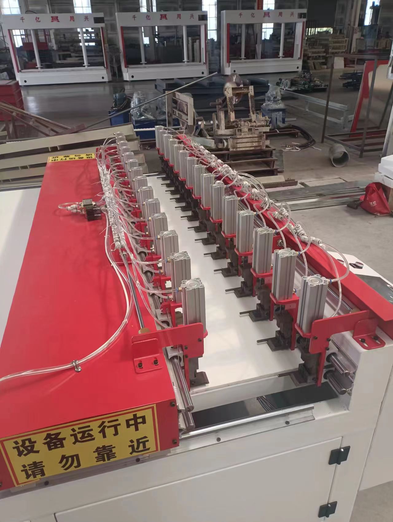 周兴蜂窝板生产蜂窝芯定型蜂窝芯拉伸机器1.222.44拉伸机