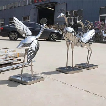 镜面鹤雕塑  不锈钢鹤雕塑  抽象鹤雕塑  厂家直销  永景园林图片