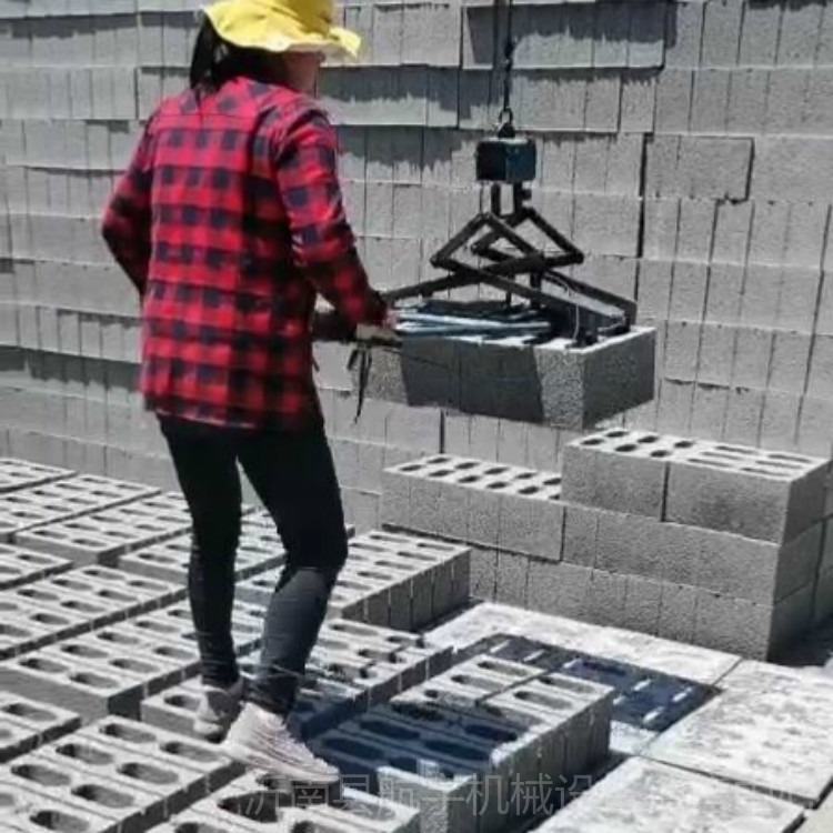 水泥砖厂吊砖机标砖吊砖机 航宇码垛机视频