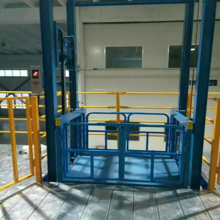 市南区货梯升降平台 导轨式货梯 仓储货梯定制启运机械