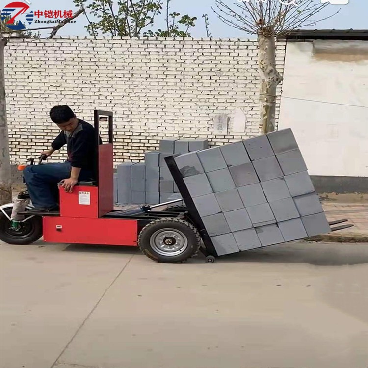 电动板砖叉车 多功能搬运设备 中铠供应自动拉砖车图片