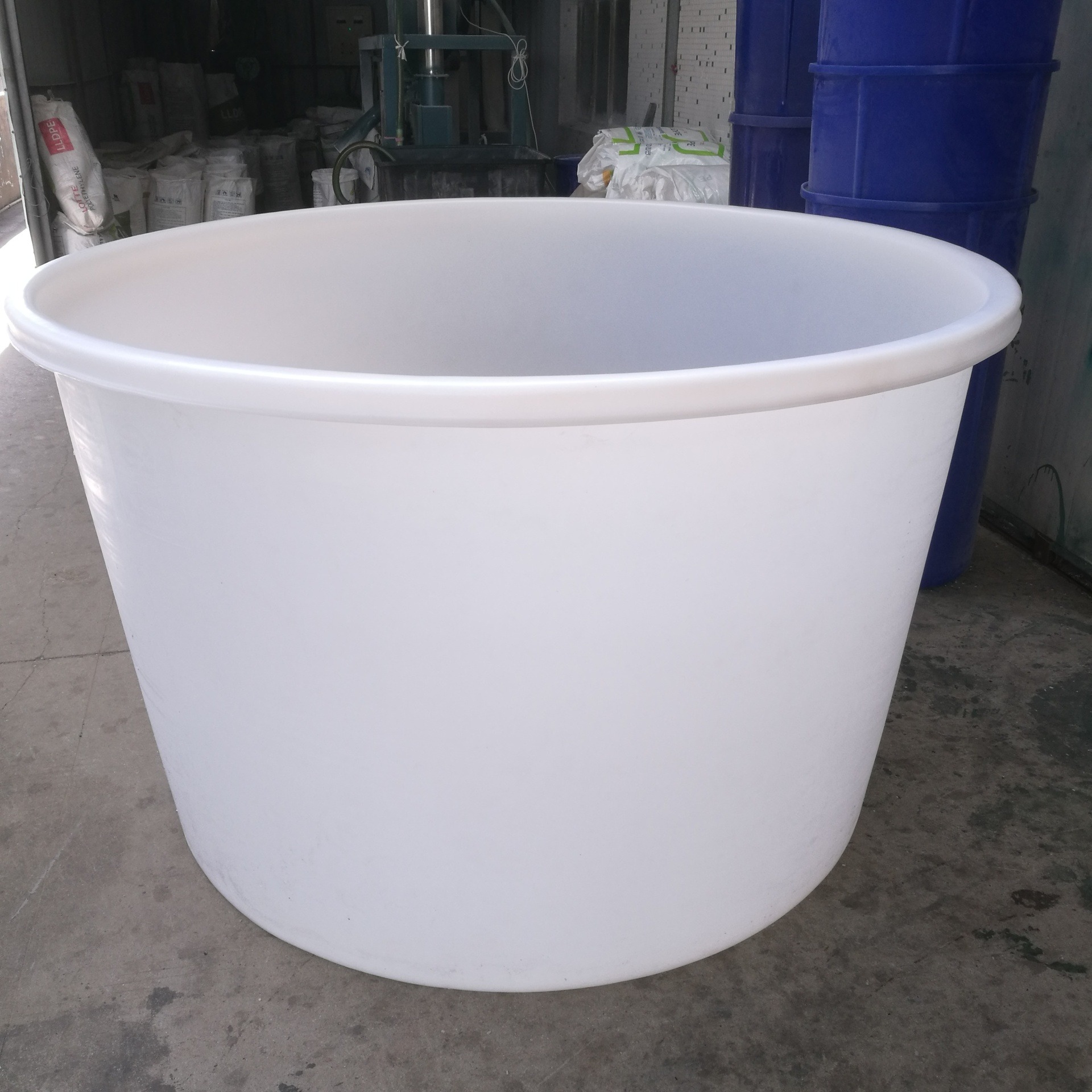 厂家供应大型塑料养殖桶 鱼苗孵化塑料桶 卡谱尔 水产养殖桶图片