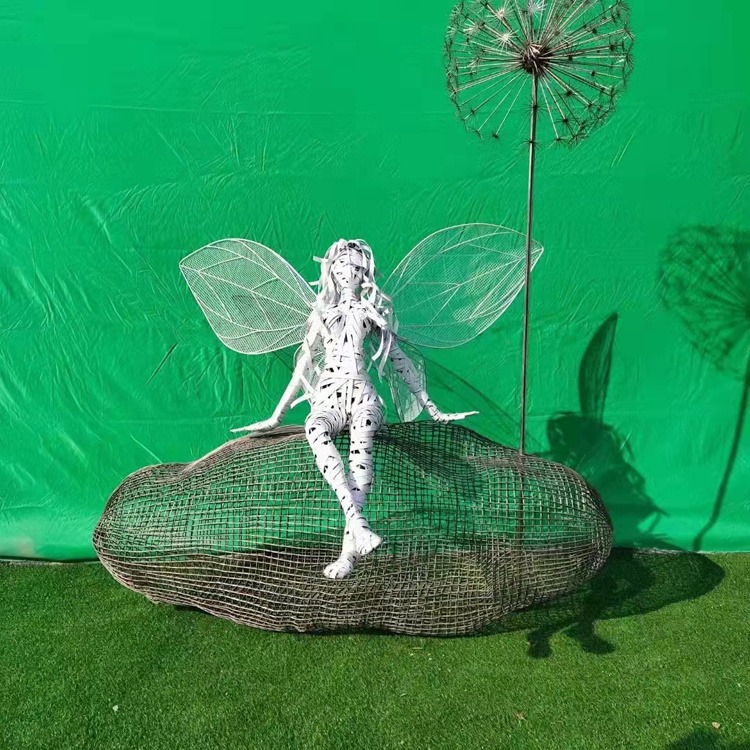 蝴蝶翅膀小女孩铸铜锻铜抽象人物雕塑纯铜雕塑来图定制 佰盛图片