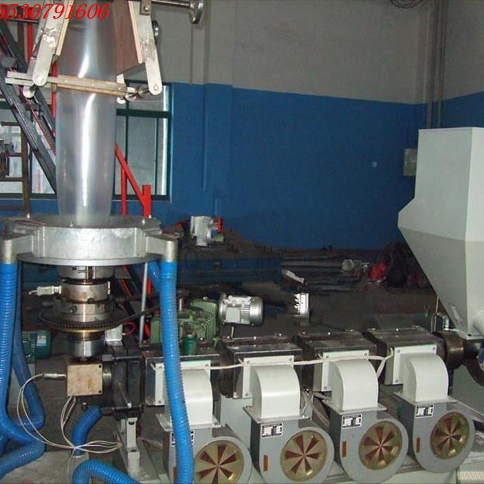 厂家供应热收缩膜机器   分平吹和立吹的挤出机生产中