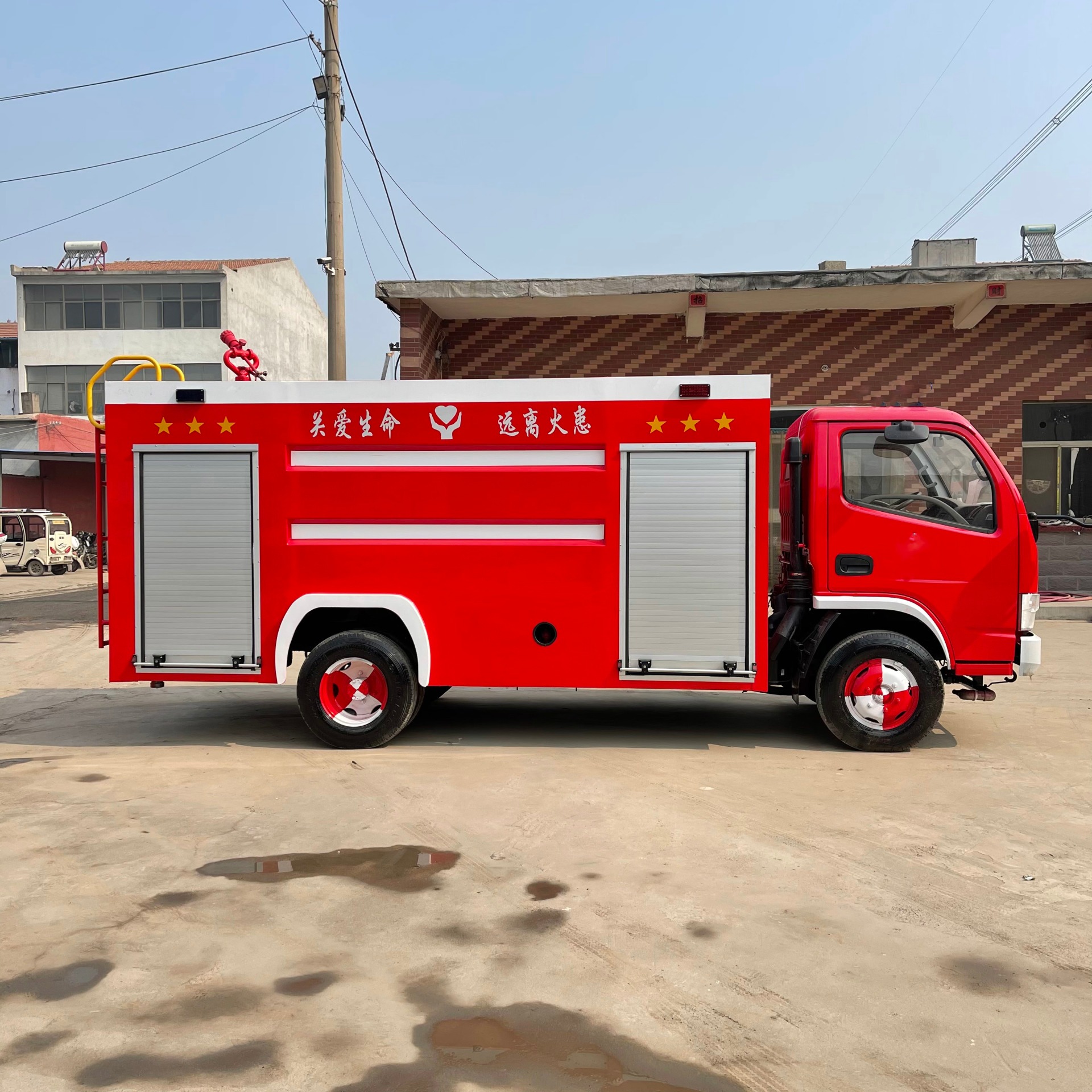 消防车生产厂家 大型水罐泡沫消防车 东风牌抢险救援车 中运威