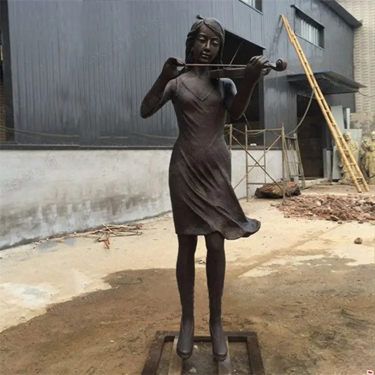 玻璃钢音乐人物雕塑厂家，拉提琴女孩雕塑定制