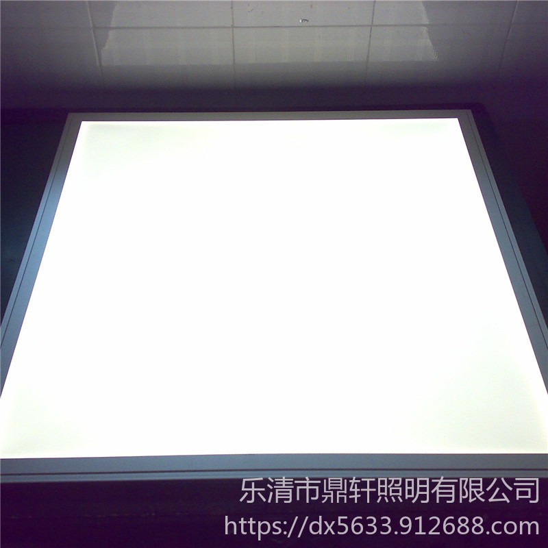 鼎轩照明KD-PBD-00LED超薄平板灯 36W 黄光 规格600*600mm 嵌入式安装图片