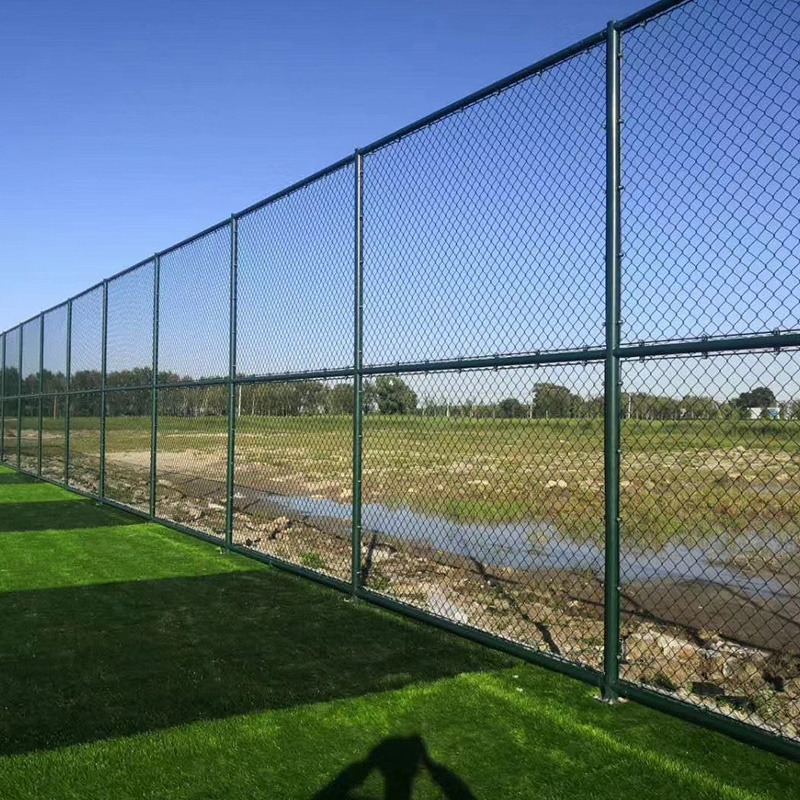 绿色球场围网学校篮球场围栏网体育场操场 养殖勾花护栏峰尚安图片