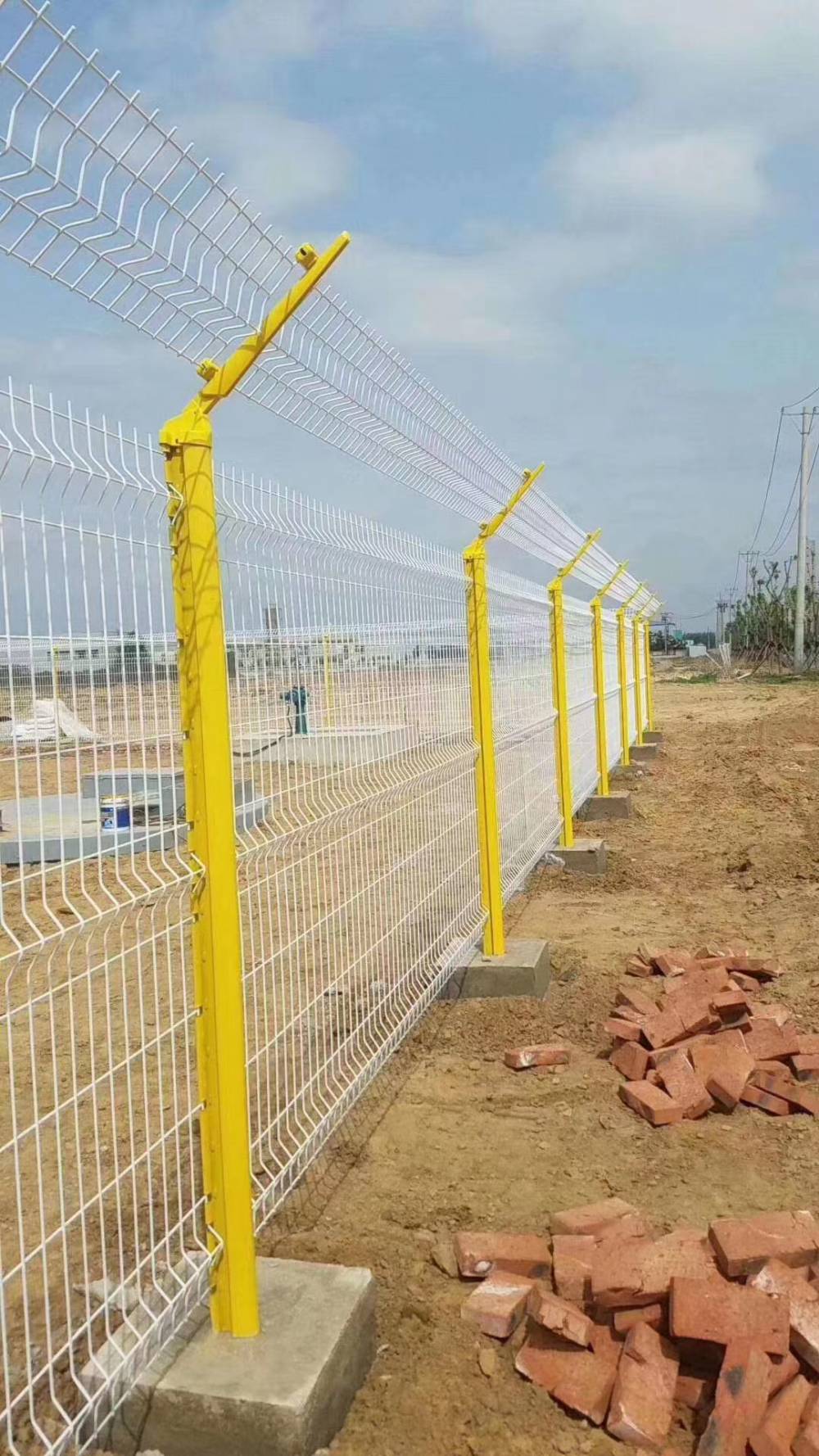 养殖围栏高速公路框架护栏网果园圈地景区防护浸塑铁丝网