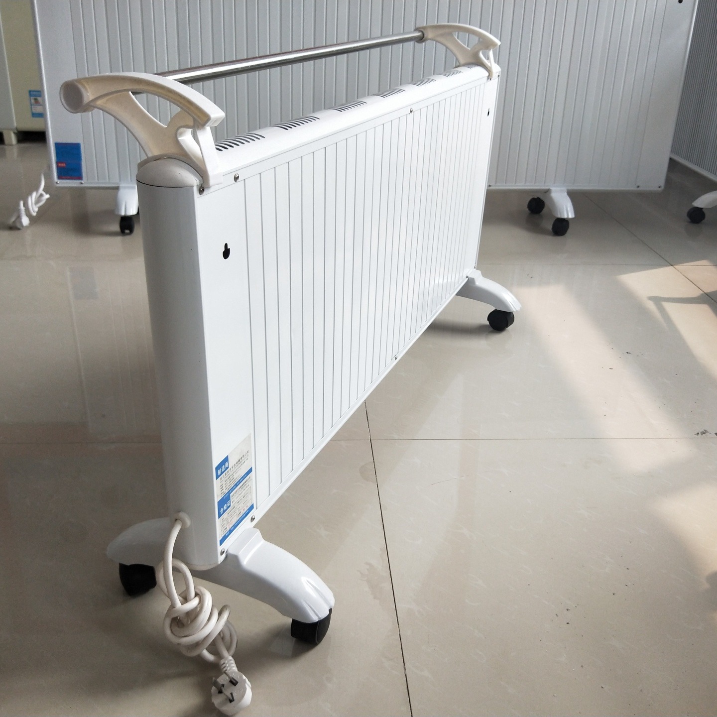 鑫达美裕供应生产 GRTJ-2000家用取暖器 家用电暖气片 碳晶电暖器片